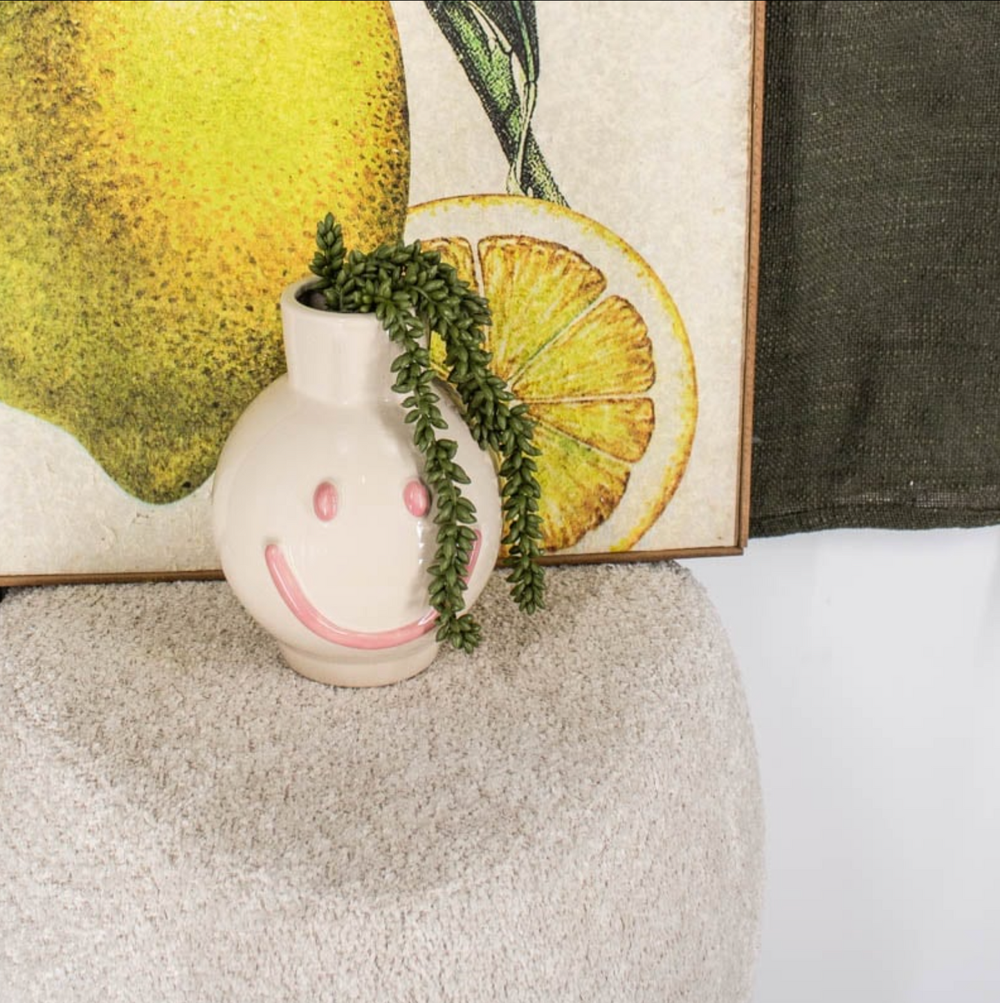 Keramikvase mit rosanem Smiley – von Home Bound