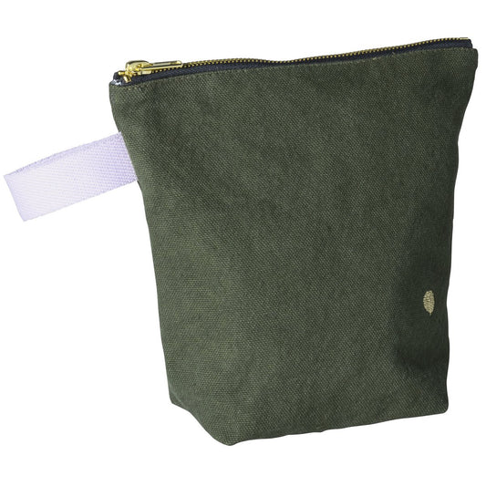 Kulturtasche IONA von La Cerise sur le Gâteau im geschlossenen Zustand – Bio-Baumwolle, in kale